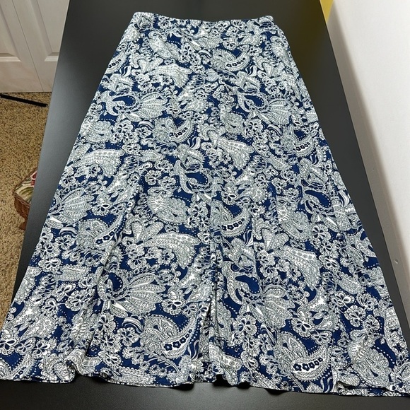 Talbots White Blue Paisley Print Maxi Skirt Medium Soft Knit Comfortable Pull On - Picture 9 of 9